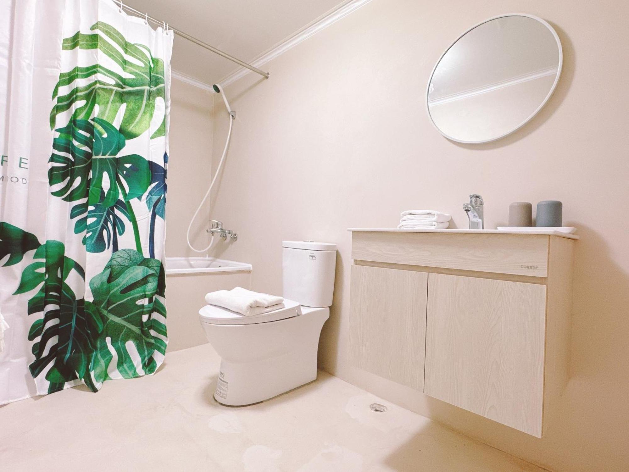 Meworld Hotel - Sanchong Тайпей Екстериор снимка